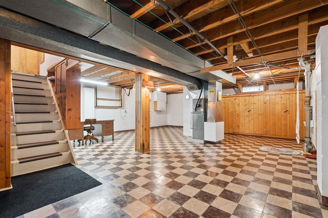 240 Marie Avenue, Elk Run Heights, IA 50707