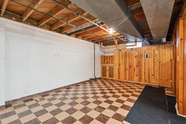 240 Marie Avenue, Elk Run Heights, IA 50707