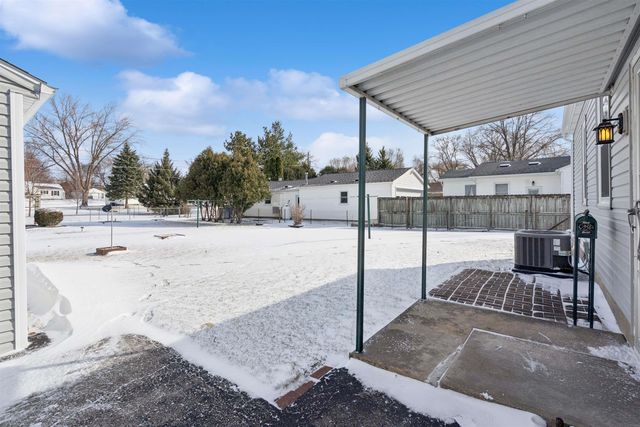 240 Marie Avenue, Elk Run Heights, IA 50707