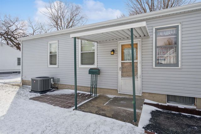 240 Marie Avenue, Elk Run Heights, IA 50707