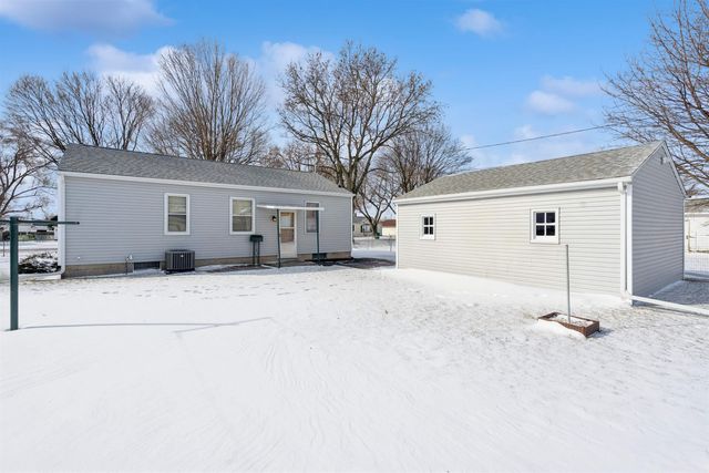 240 Marie Avenue, Elk Run Heights, IA 50707