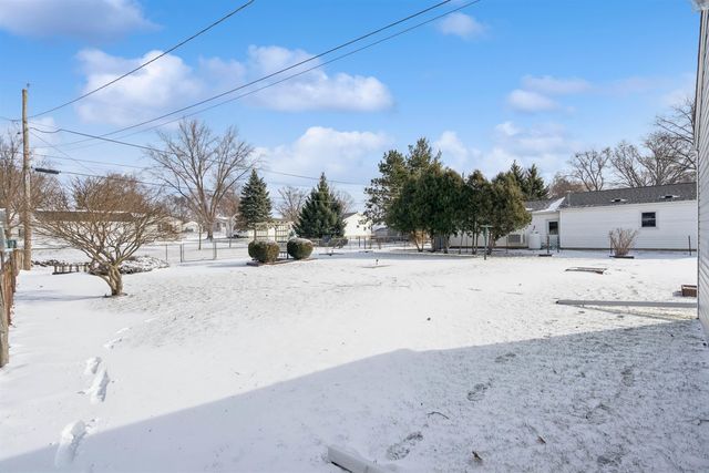 240 Marie Avenue, Elk Run Heights, IA 50707