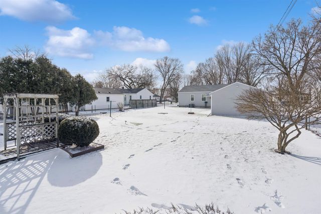 240 Marie Avenue, Elk Run Heights, IA 50707