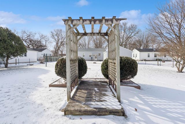 240 Marie Avenue, Elk Run Heights, IA 50707