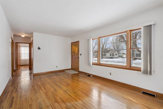 240 Marie Avenue, Elk Run Heights, IA 50707