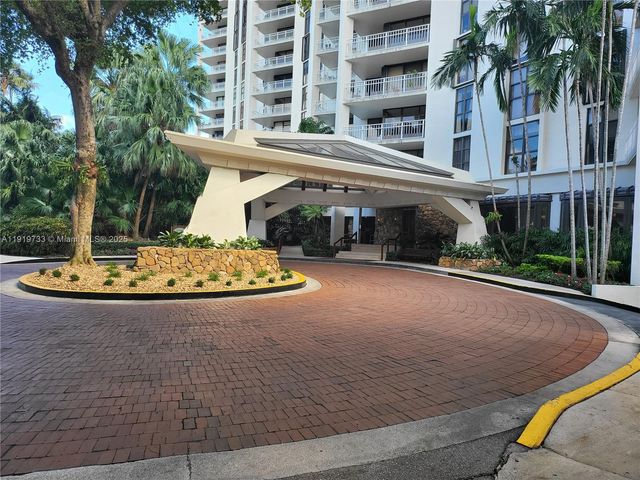 1000 Quayside Ter 812, Miami, FL 33138
