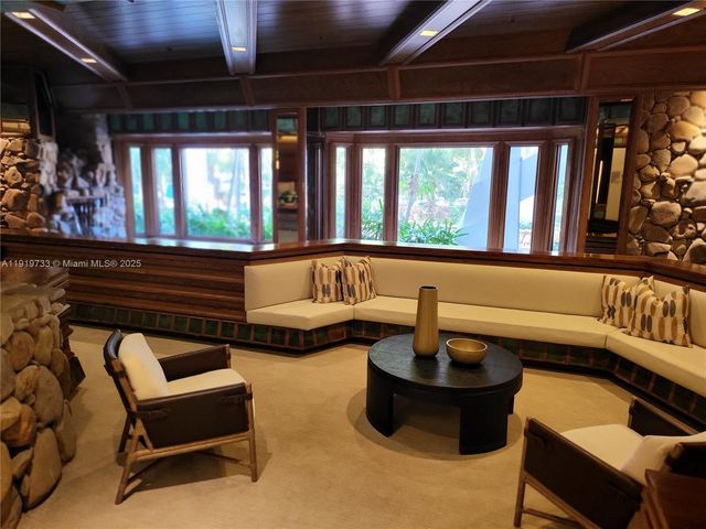 1000 Quayside Ter 812, Miami, FL 33138