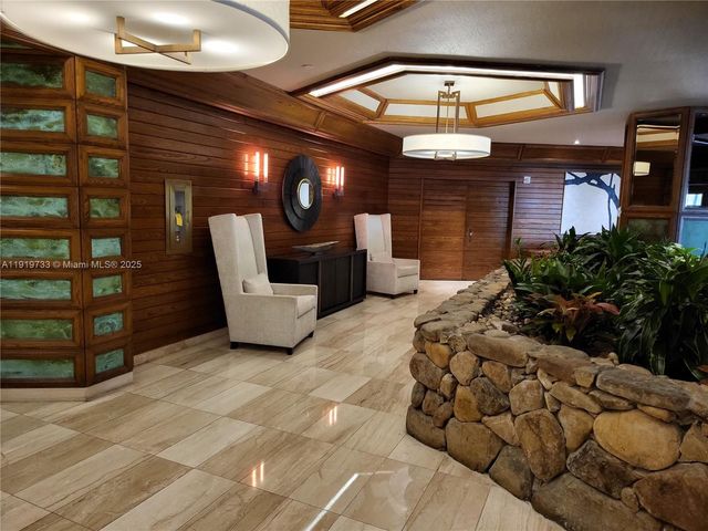 1000 Quayside Ter 812, Miami, FL 33138