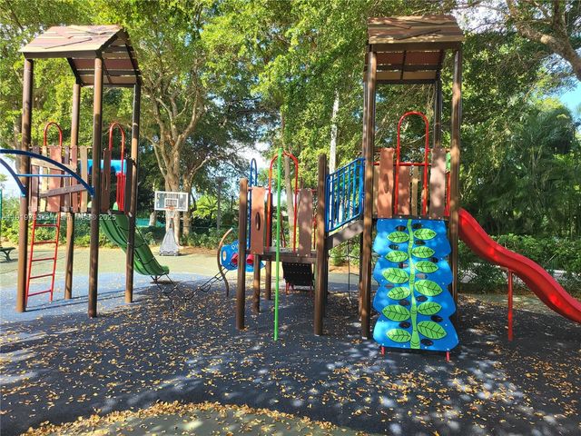 1000 Quayside Ter 812, Miami, FL 33138