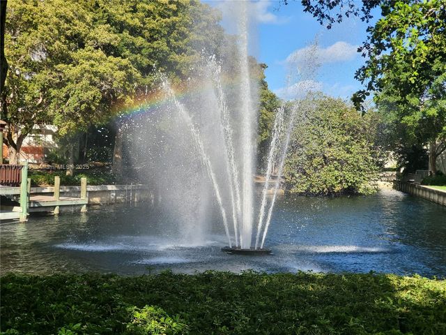 1000 Quayside Ter 812, Miami, FL 33138