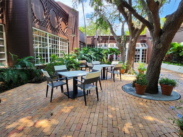 1000 Quayside Ter 812, Miami, FL 33138