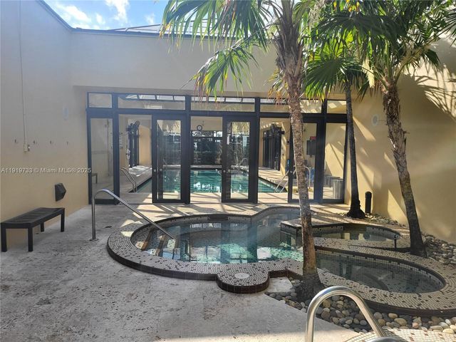 1000 Quayside Ter 812, Miami, FL 33138