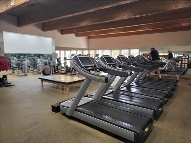 1000 Quayside Ter 812, Miami, FL 33138