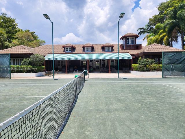 1000 Quayside Ter 812, Miami, FL 33138