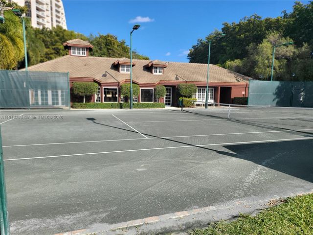 1000 Quayside Ter 812, Miami, FL 33138