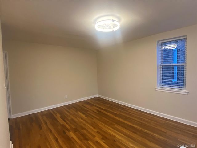 32 Cathedral Avenue 6C, Hempstead, NY 11550