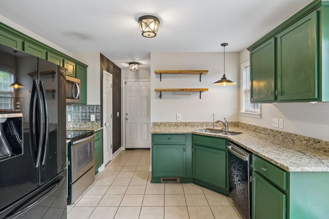2258 Eastover Rd, Lebanon, TN 37090