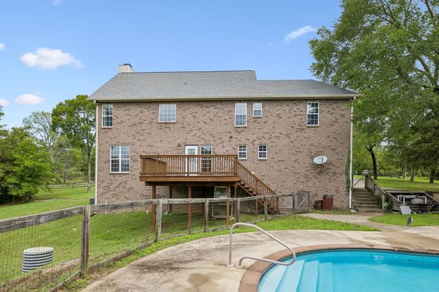 2258 Eastover Rd, Lebanon, TN 37090
