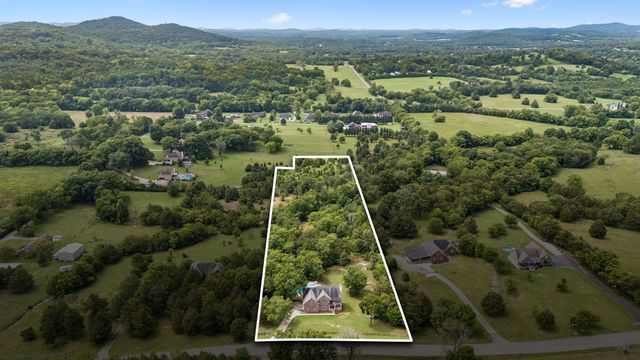 2258 Eastover Rd, Lebanon, TN 37090