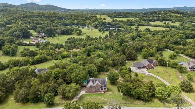 2258 Eastover Rd, Lebanon, TN 37090