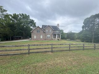 2258 Eastover Rd, Lebanon, TN 37090