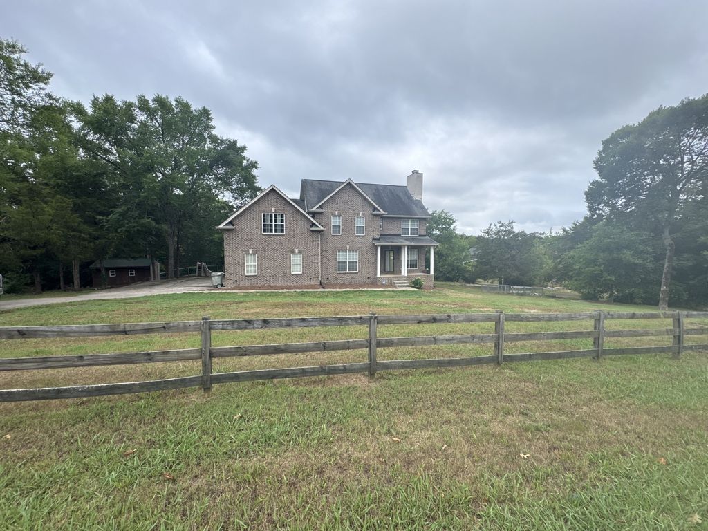 2258 Eastover Rd, Lebanon, TN 37090