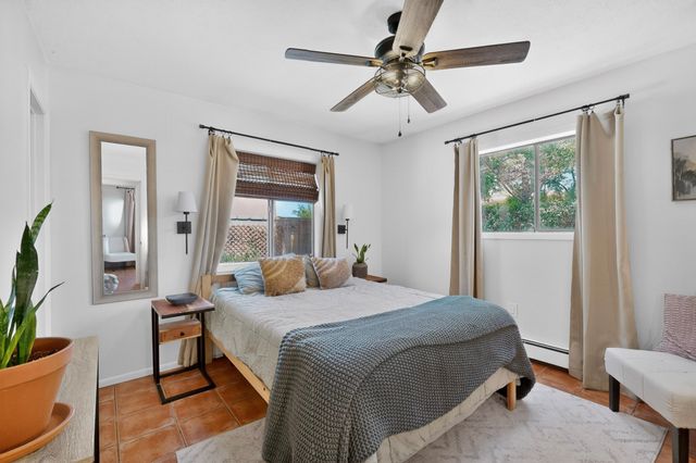 1277 Calle La Mirada, Santa Fe, NM 87507