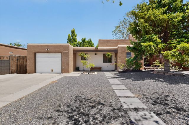 1277 Calle La Mirada, Santa Fe, NM 87507