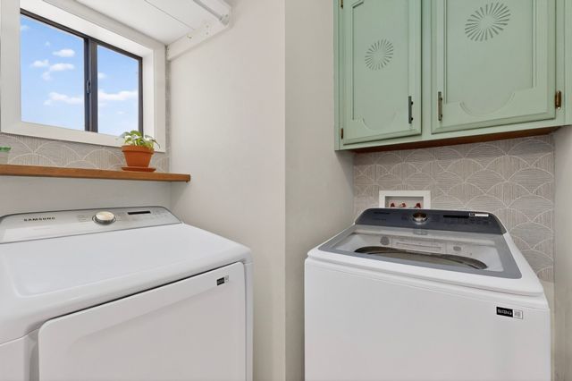 1277 Calle La Mirada, Santa Fe, NM 87507