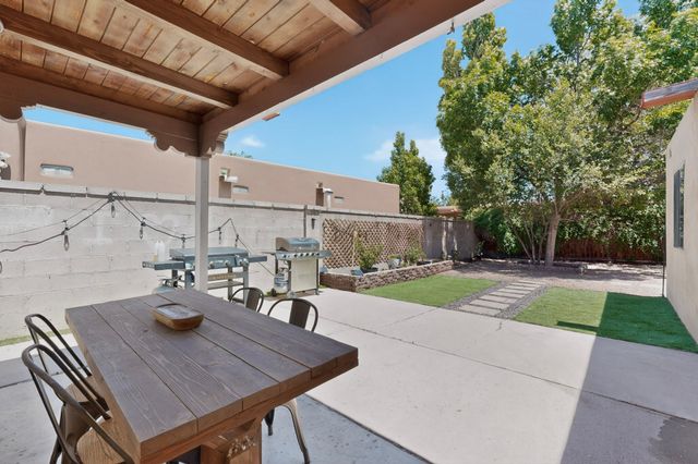 1277 Calle La Mirada, Santa Fe, NM 87507