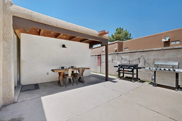 1277 Calle La Mirada, Santa Fe, NM 87507