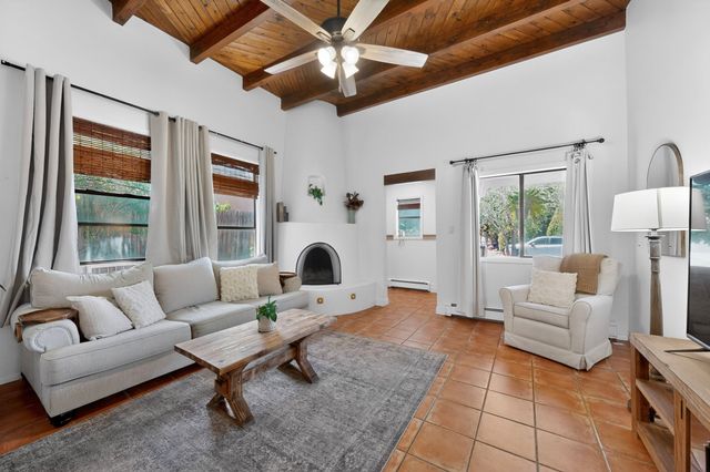 1277 Calle La Mirada, Santa Fe, NM 87507
