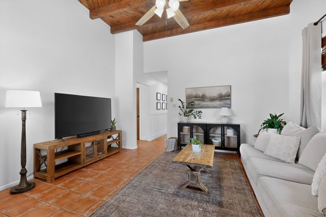 1277 Calle La Mirada, Santa Fe, NM 87507