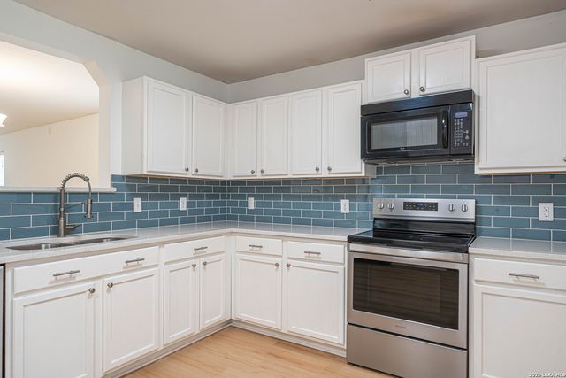 8011 SEATIDE VIS, San Antonio, TX 78249