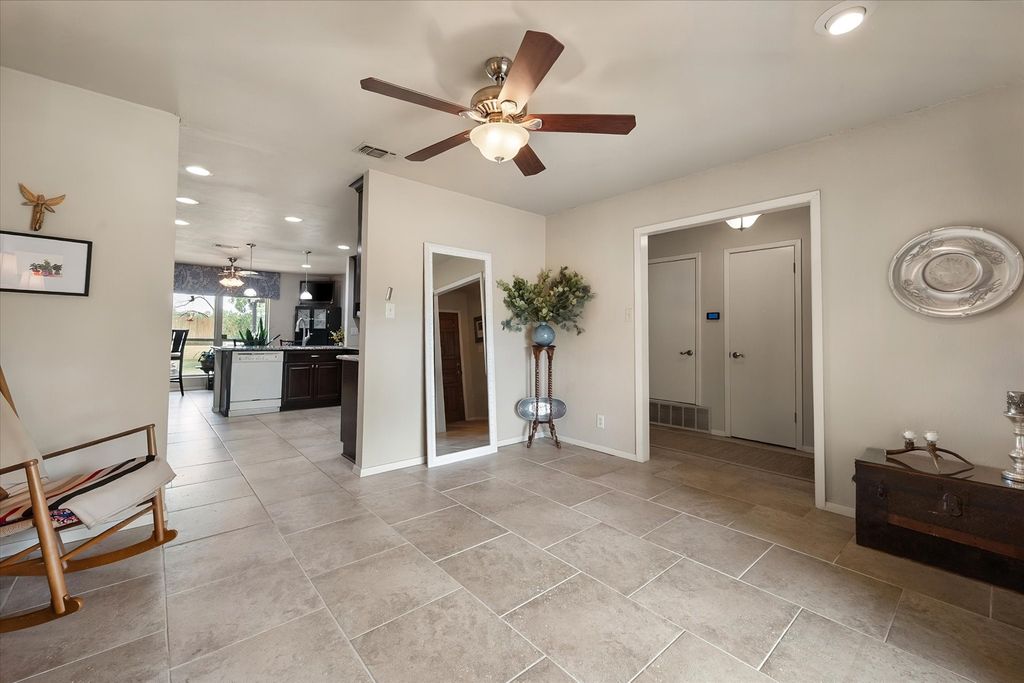 1032 E Enon Avenue, Everman, TX 76140 — photo 4
