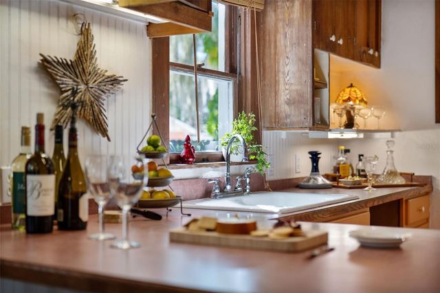 932 S RIVERSIDE DRIVE, Edgewater, FL 32132