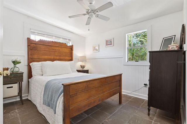 932 S RIVERSIDE DRIVE, Edgewater, FL 32132