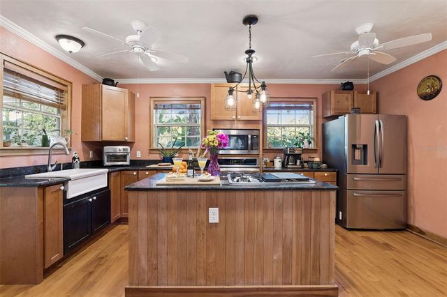 932 S RIVERSIDE DRIVE, Edgewater, FL 32132