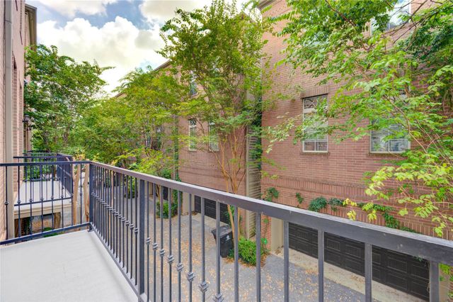 1811 Ashland Street, Houston, TX 77008