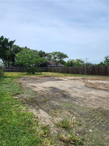 1510 Amber Dr, Corpus Christi, TX 78418
