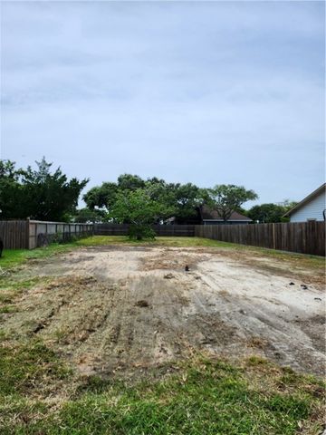 1510 Amber Dr, Corpus Christi, TX 78418