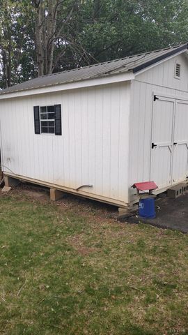 618 Prospect Road, Hurt, VA 24563