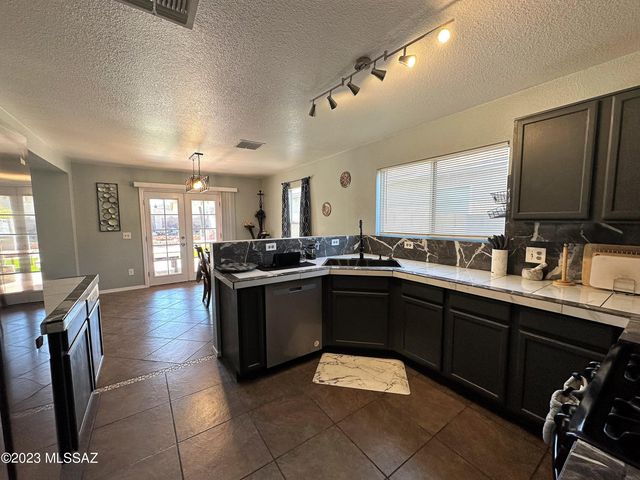 6114 S Earp Wash Lane, Tucson, AZ 85706