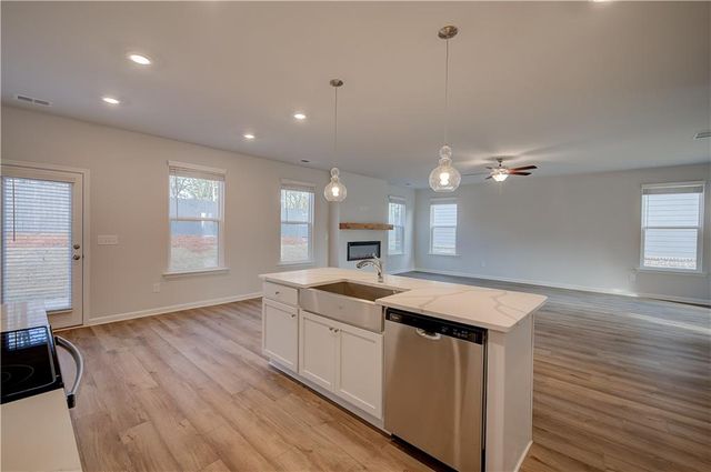 203 St Annes Place, Covington, GA 30016
