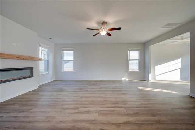 203 St Annes Place, Covington, GA 30016