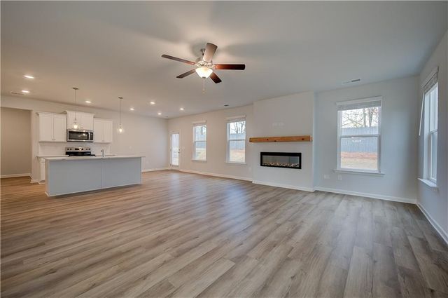 203 St Annes Place, Covington, GA 30016