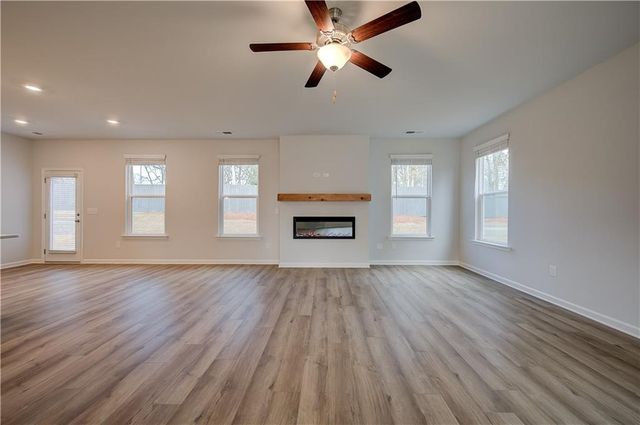 203 St Annes Place, Covington, GA 30016