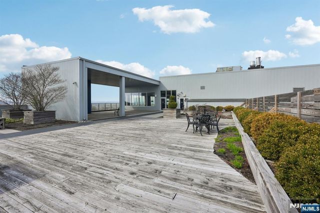 1 Executive Drive 204, Fort Lee, NJ 07024