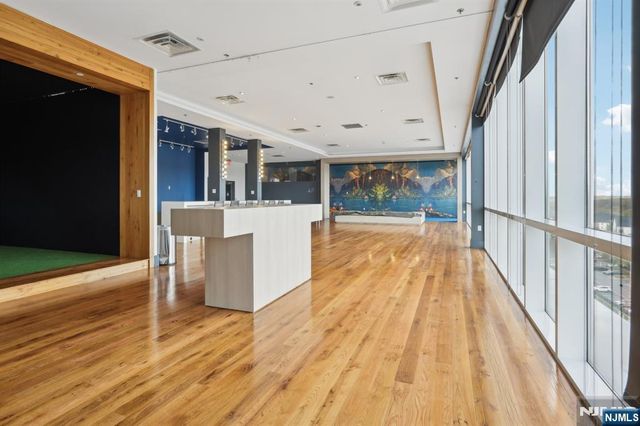 1 Executive Drive 204, Fort Lee, NJ 07024