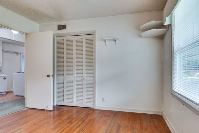 5205 Roxie Street, Haltom City, TX 76117